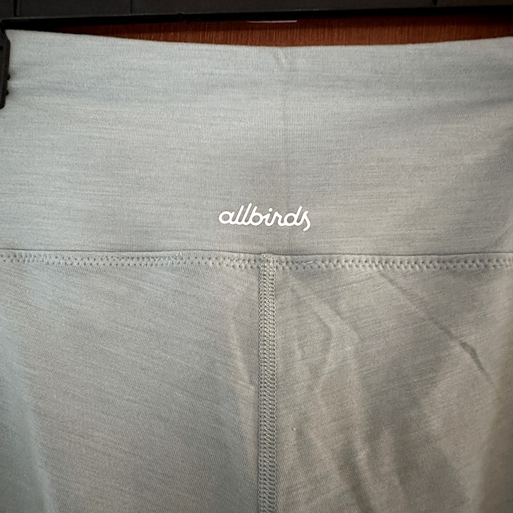 Allbirds natural flow leggings, size M. - Picture 4 of 6